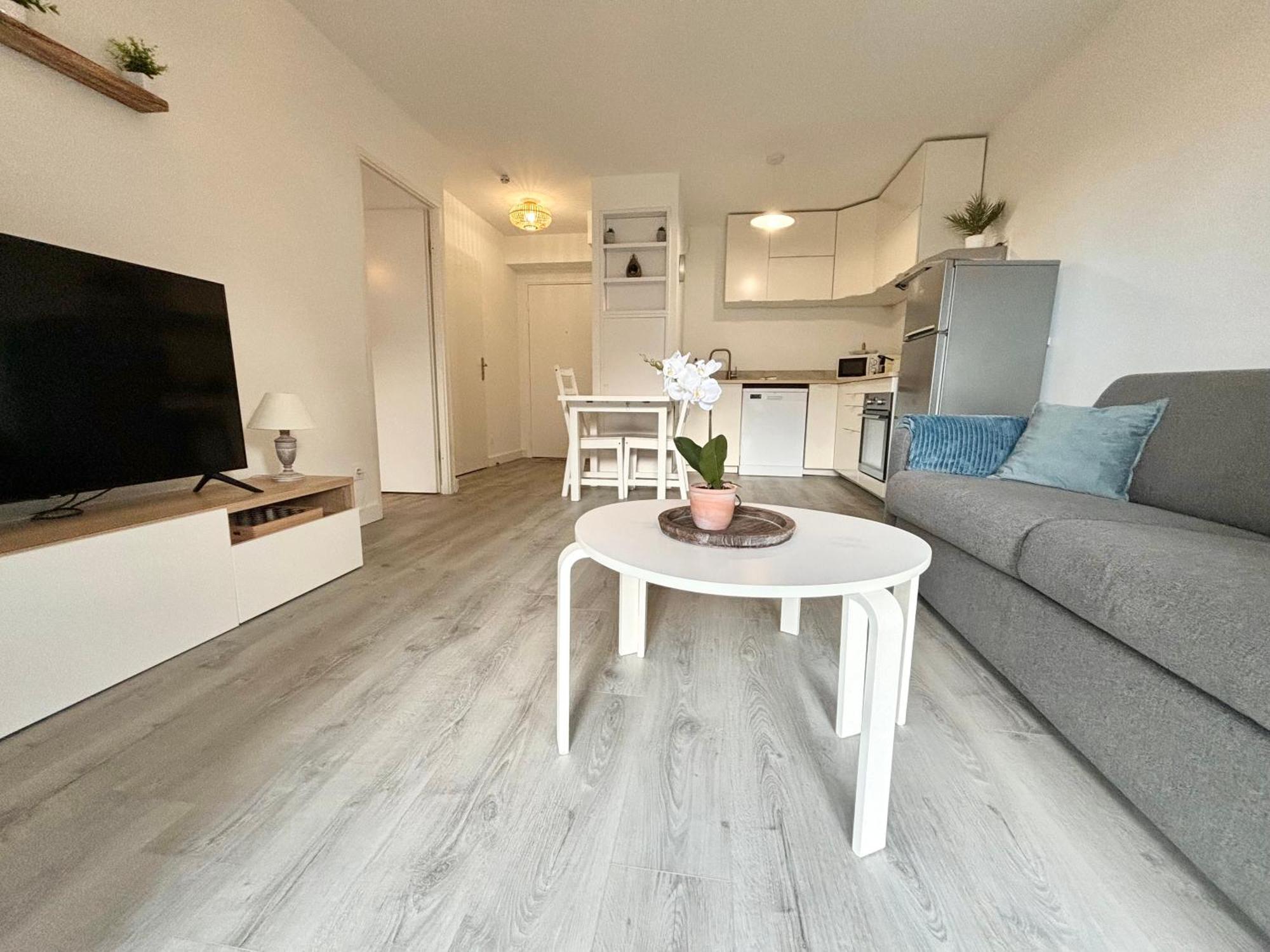 Sunny Suite Disneyland Paris - Rentaway Bnb Монтеврен Екстериор снимка